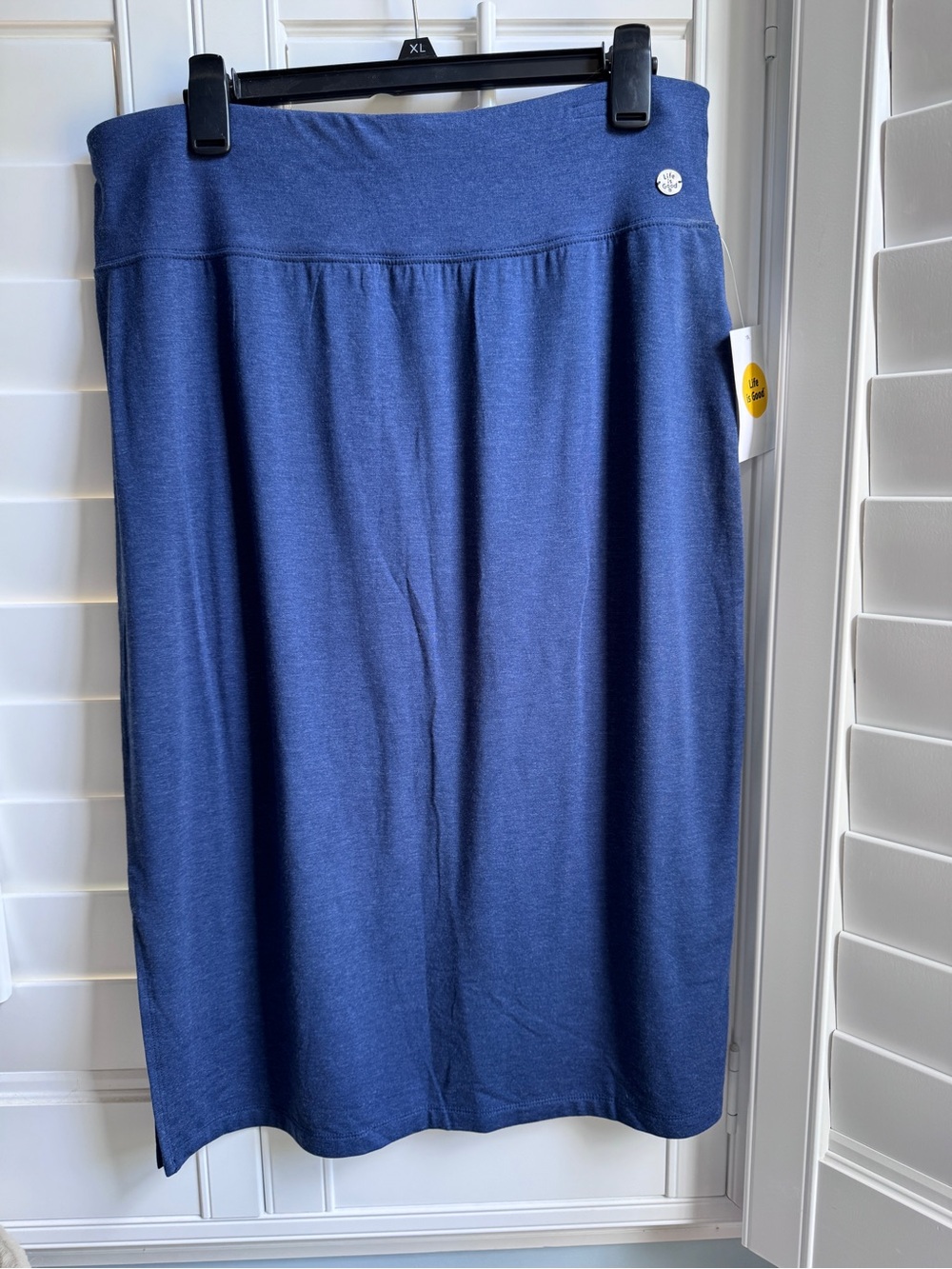 Life Is Good Midi length skirt. Size Large NWT